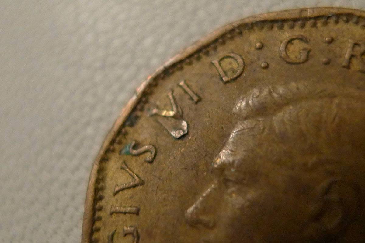1943-Canada-,5-Cents--Tombac,-Lamination-Error.