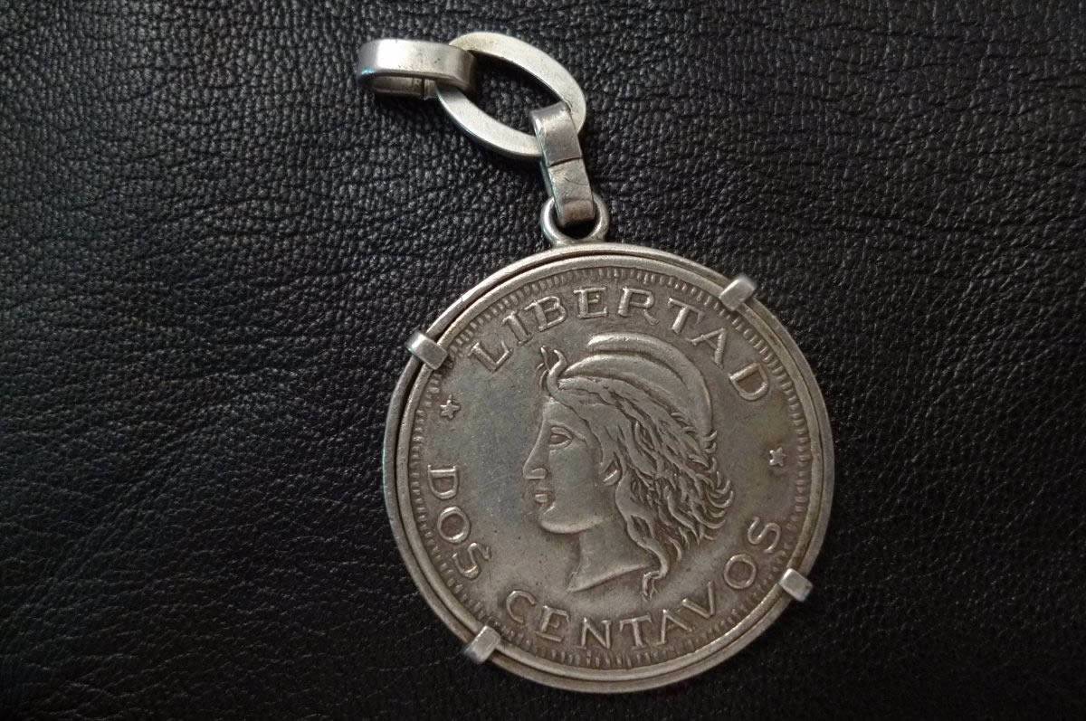 Show-Your-Keychain-Coin-Holder-.