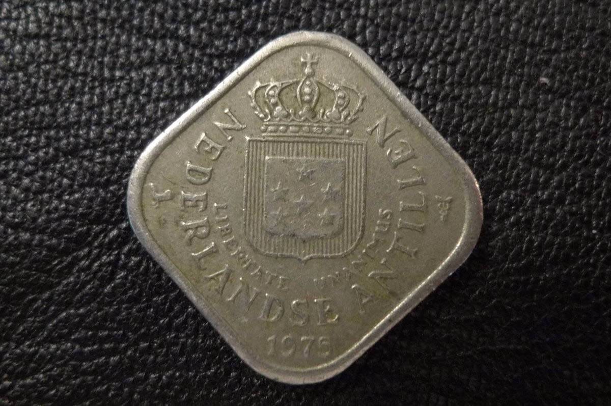 Show-Your-Coins-With-Different-Edges