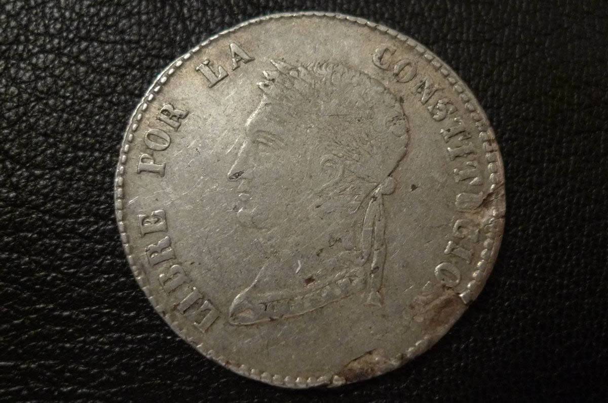 Post-A-Coin-Or-Medal-With-A-Die-Crack!