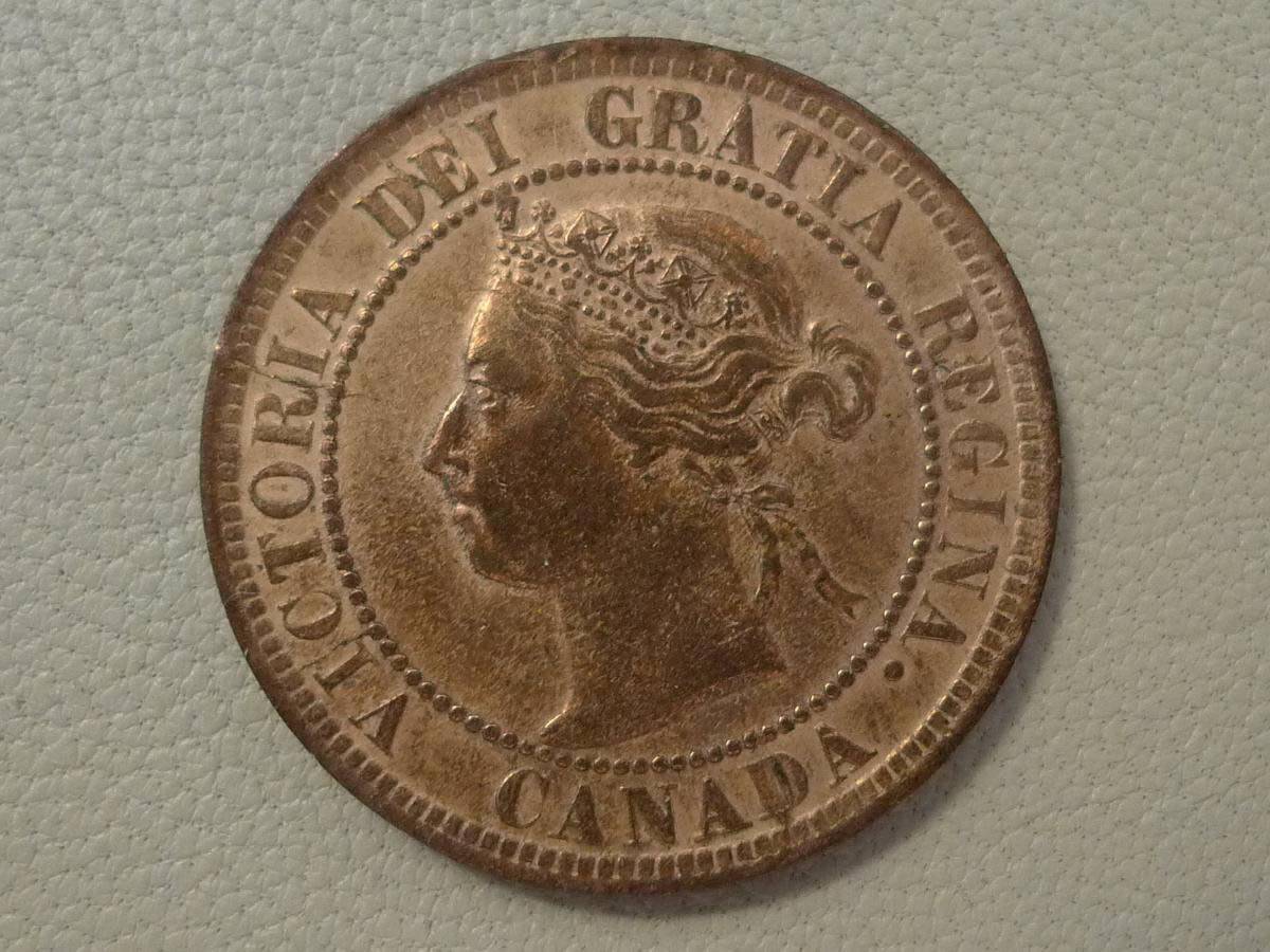 Post-A-Coin-Or-Medal-With-A-Die-Crack!