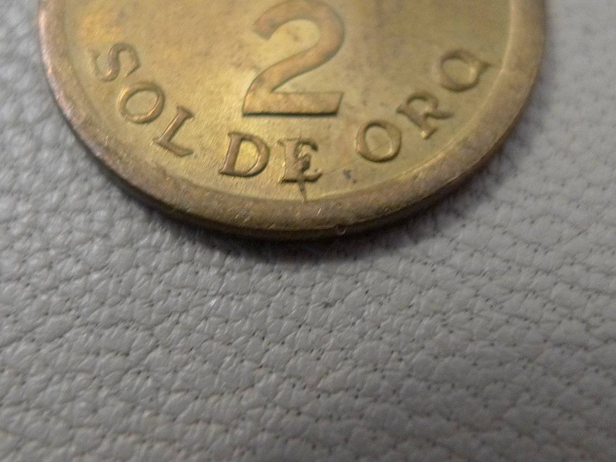 Post-A-Coin-Or-Medal-With-A-Die-Crack!