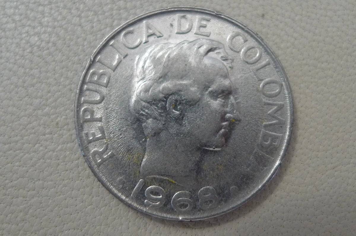 Post-A-Coin-Or-Medal-With-A-Die-Crack!
