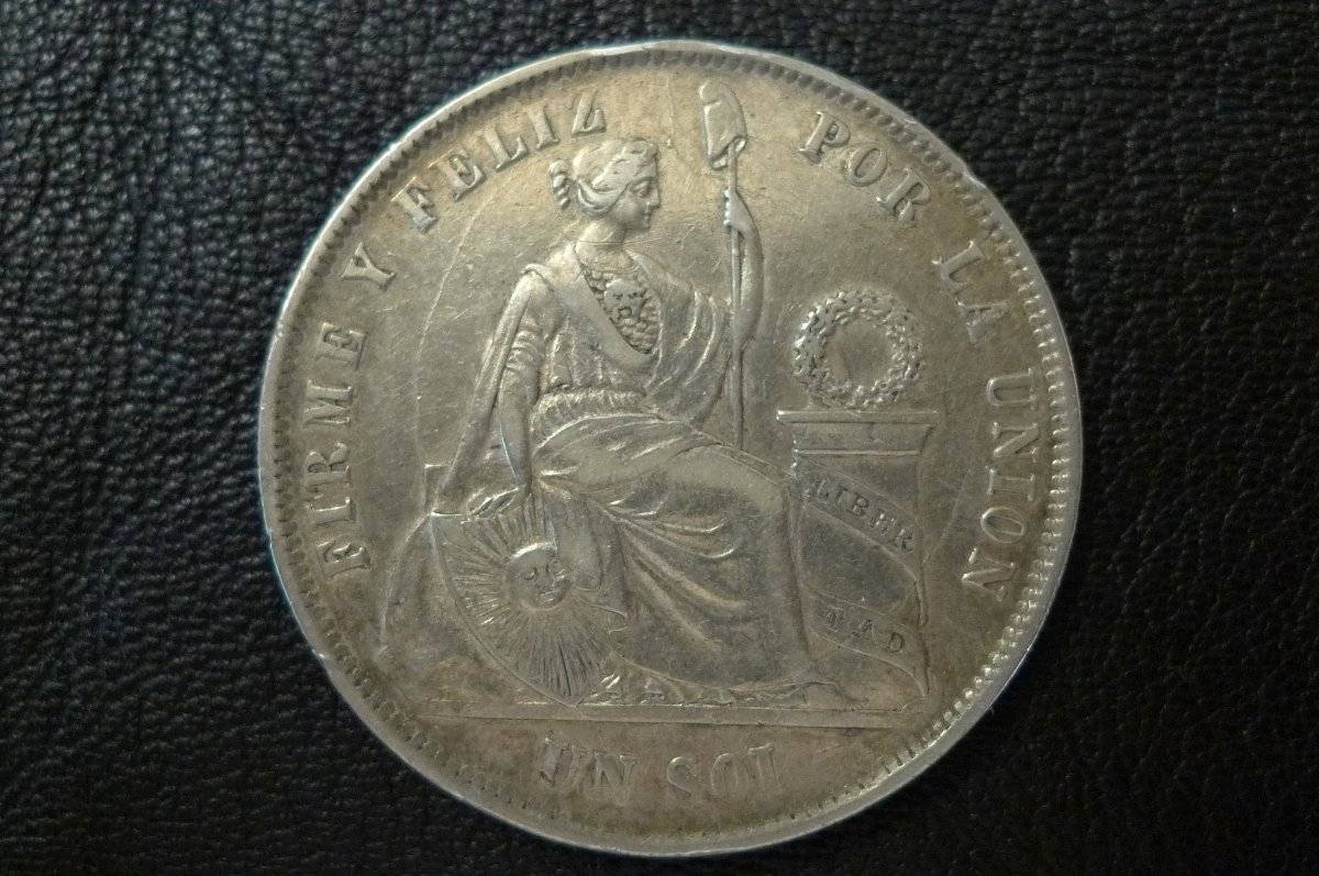 Post-A-Coin-Or-Medal-With-A-Die-Crack!