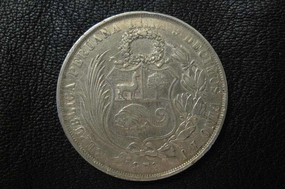 Post-A-Coin-Or-Medal-With-A-Die-Crack!