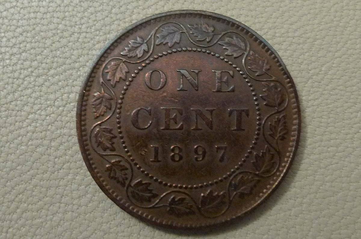 Post-A-Coin-Or-Medal-With-A-Die-Crack!