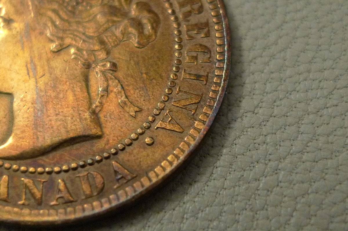 Post-A-Coin-Or-Medal-With-A-Die-Crack!
