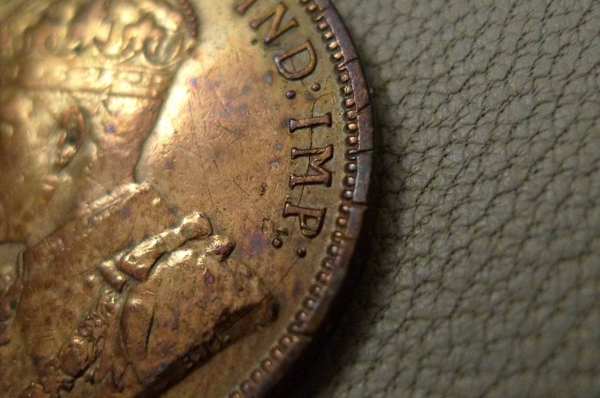Post-A-Coin-Or-Medal-With-A-Die-Crack!