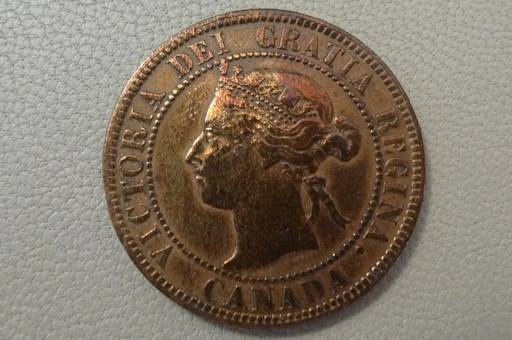 Post-A-Coin-Or-Medal-With-A-Die-Crack!