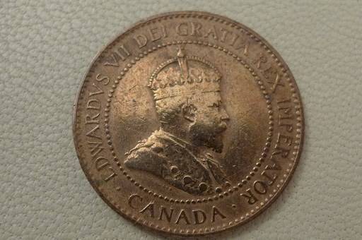 Post-A-Coin-Or-Medal-With-A-Die-Crack!