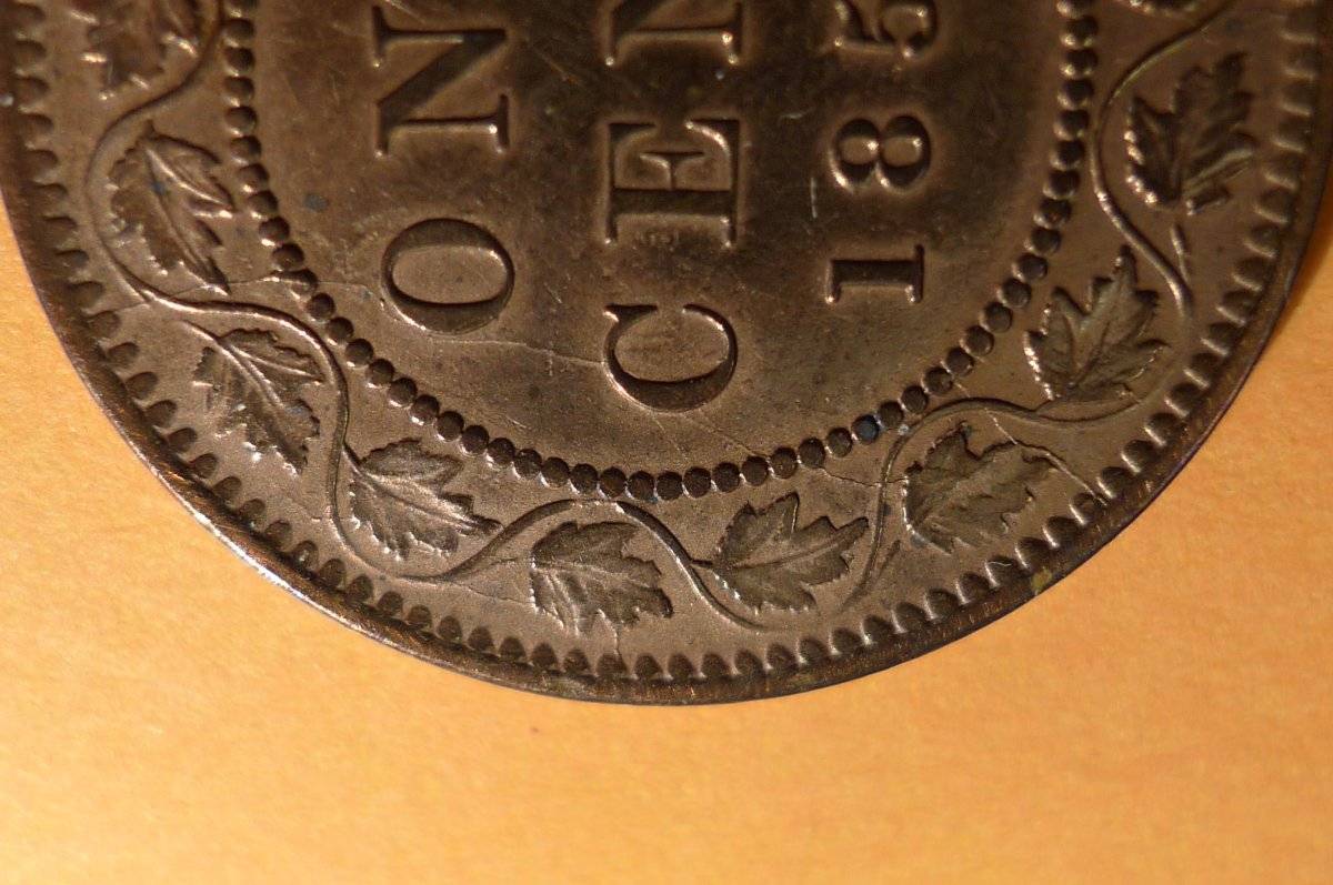 Post-A-Coin-Or-Medal-With-A-Die-Crack!