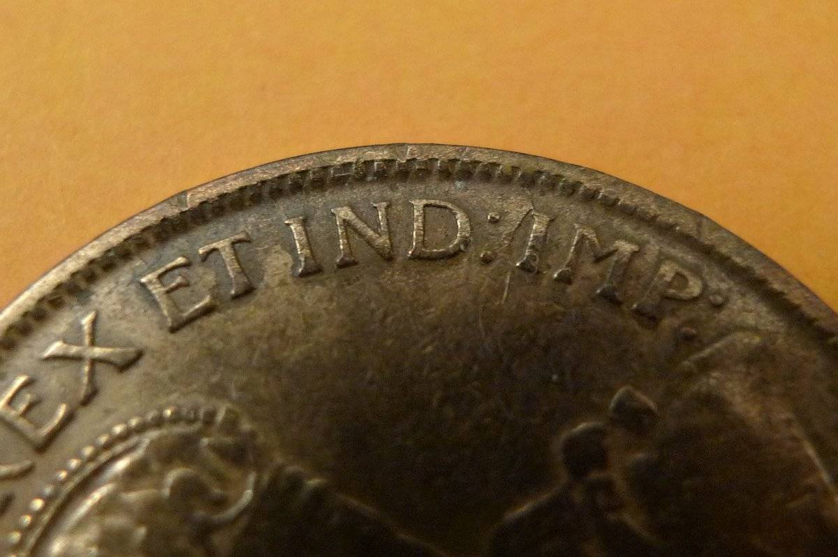 Post-A-Coin-Or-Medal-With-A-Die-Crack!