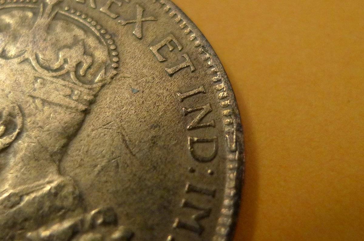 Post-A-Coin-Or-Medal-With-A-Die-Crack!