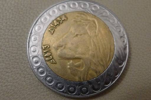 Post-A-Coin-Or-Medal-With-A-Die-Crack!