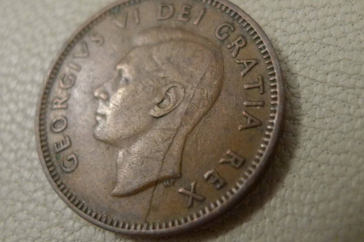 Post-A-Coin-Or-Medal-With-A-Die-Crack!