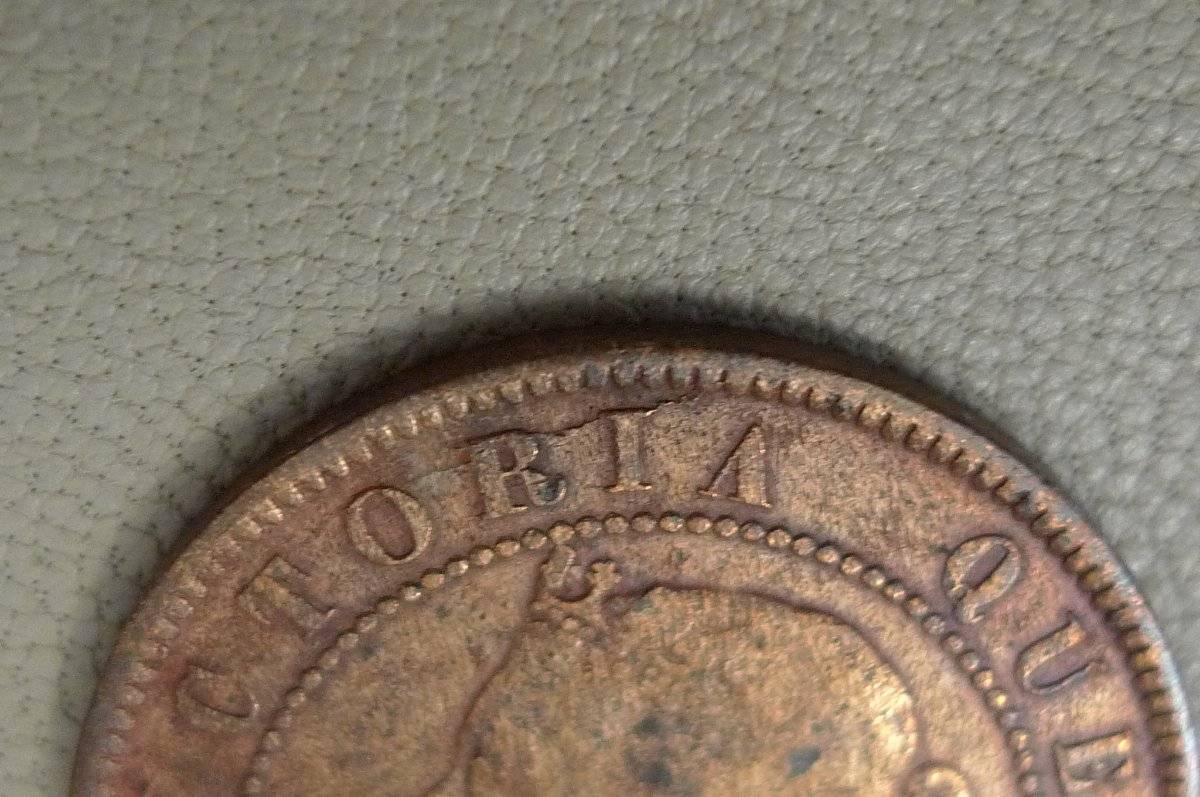 Post-A-Coin-Or-Medal-With-A-Die-Crack!