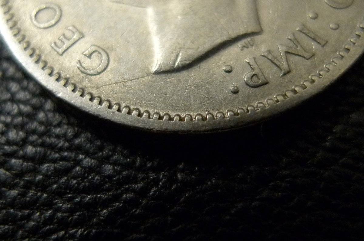 Post-A-Coin-Or-Medal-With-A-Die-Crack!