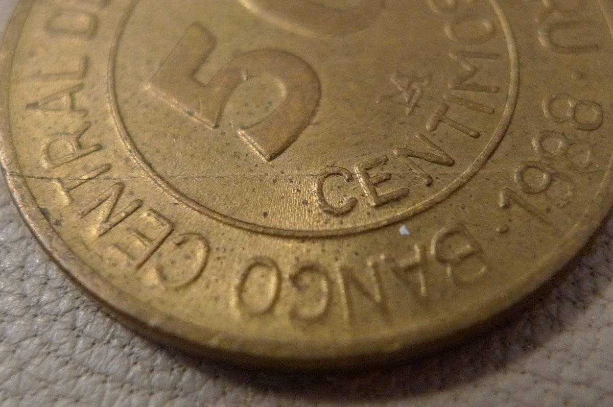 Post-A-Coin-Or-Medal-With-A-Die-Crack!