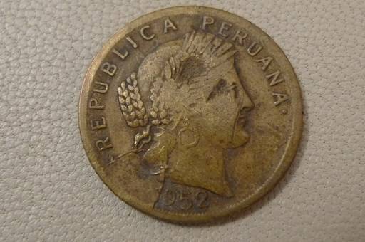 Post-A-Coin-Or-Medal-With-A-Die-Crack!