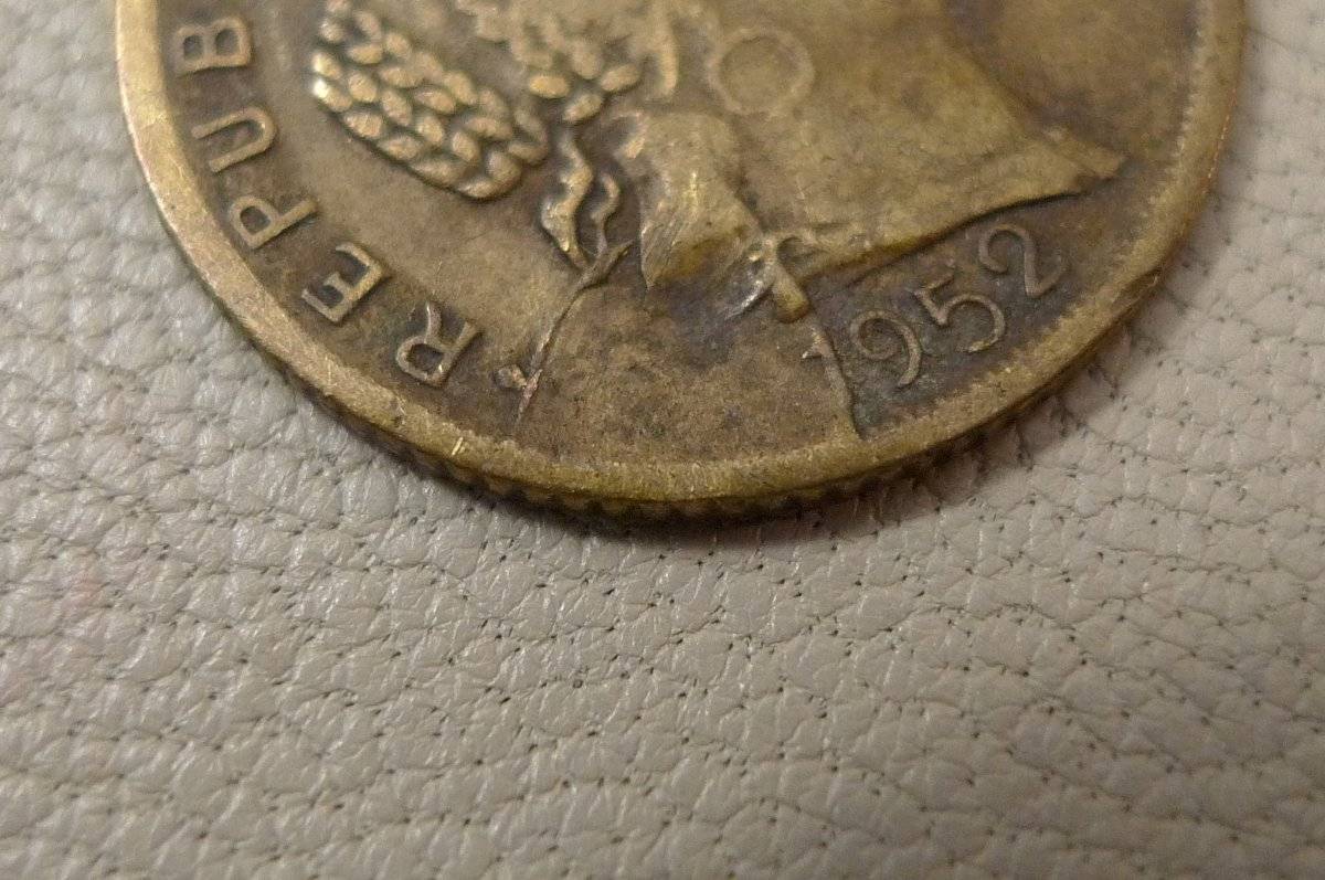Post-A-Coin-Or-Medal-With-A-Die-Crack!