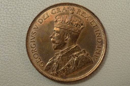 Post-A-Coin-Or-Medal-With-A-Die-Crack!