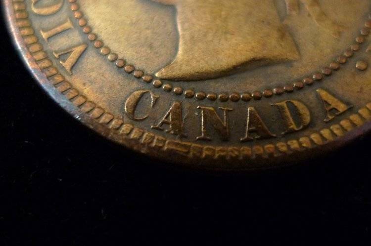Post-A-Coin-Or-Medal-With-A-Die-Crack!