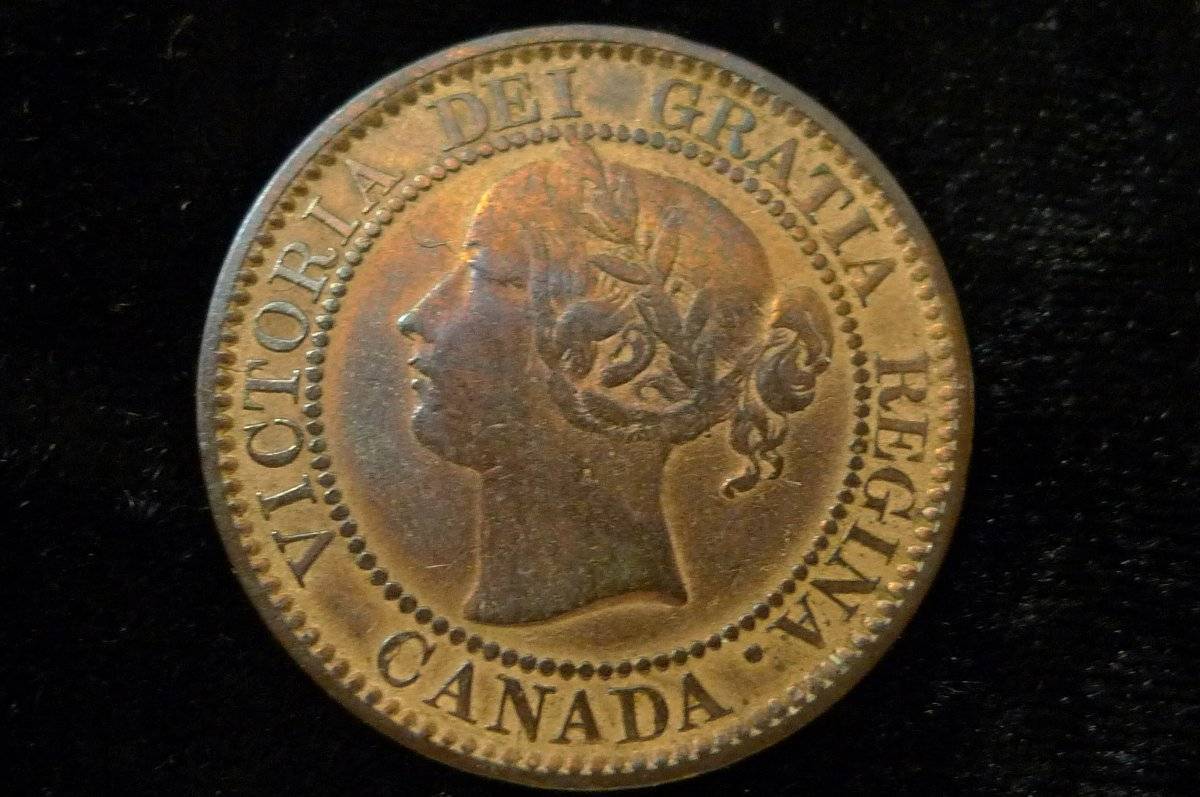 Post-A-Coin-Or-Medal-With-A-Die-Crack!