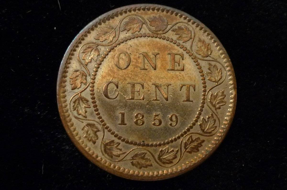 Post-A-Coin-Or-Medal-With-A-Die-Crack!
