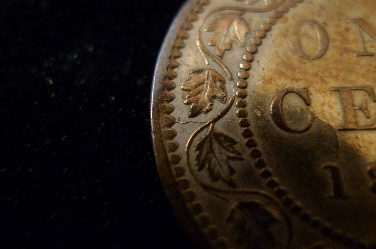 Post-A-Coin-Or-Medal-With-A-Die-Crack!