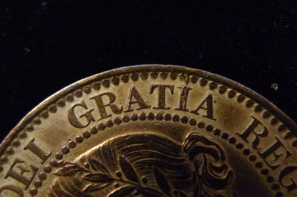 Post-A-Coin-Or-Medal-With-A-Die-Crack!