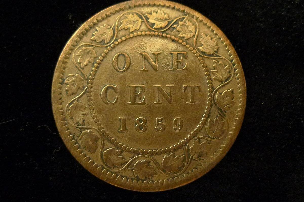 Post-A-Coin-Or-Medal-With-A-Die-Crack!