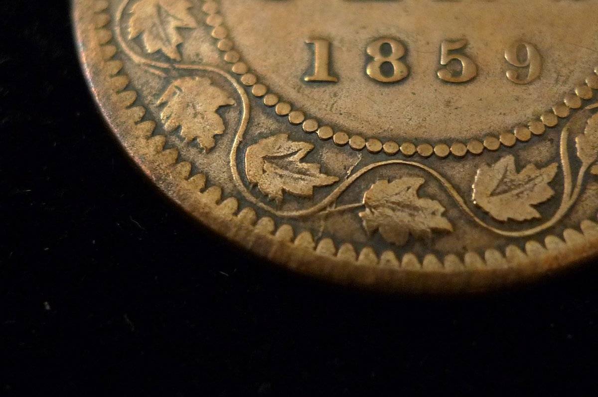 Post-A-Coin-Or-Medal-With-A-Die-Crack!