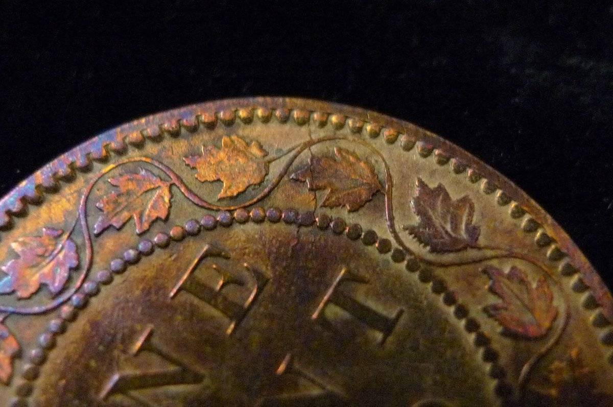 Post-A-Coin-Or-Medal-With-A-Die-Crack!