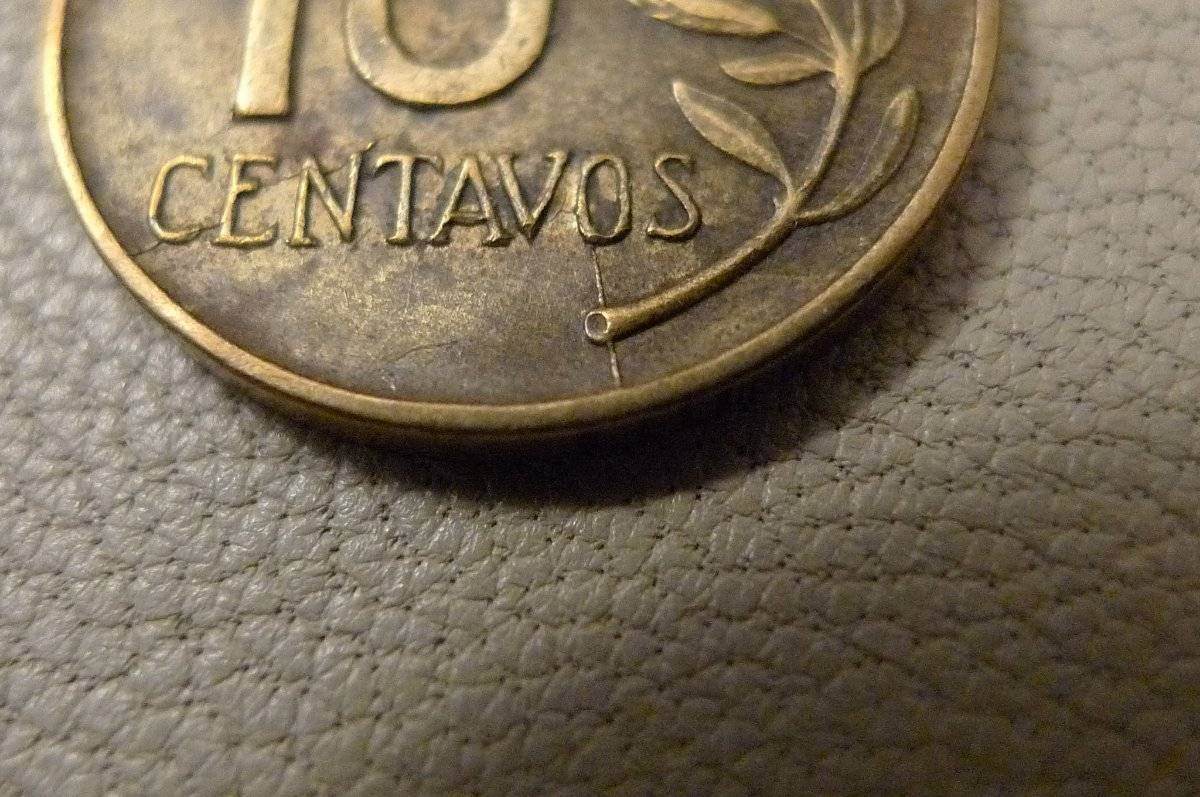Post-A-Coin-Or-Medal-With-A-Die-Crack!