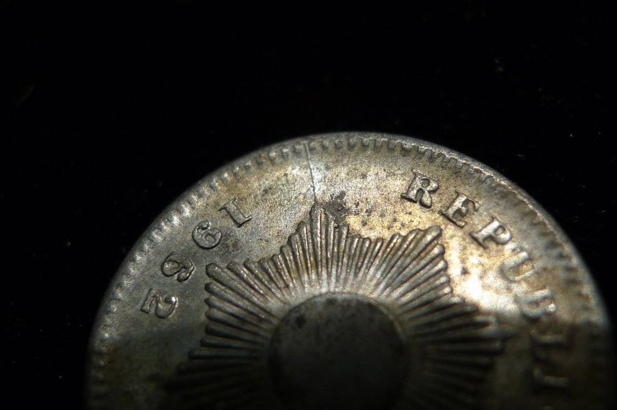 Post-A-Coin-Or-Medal-With-A-Die-Crack!