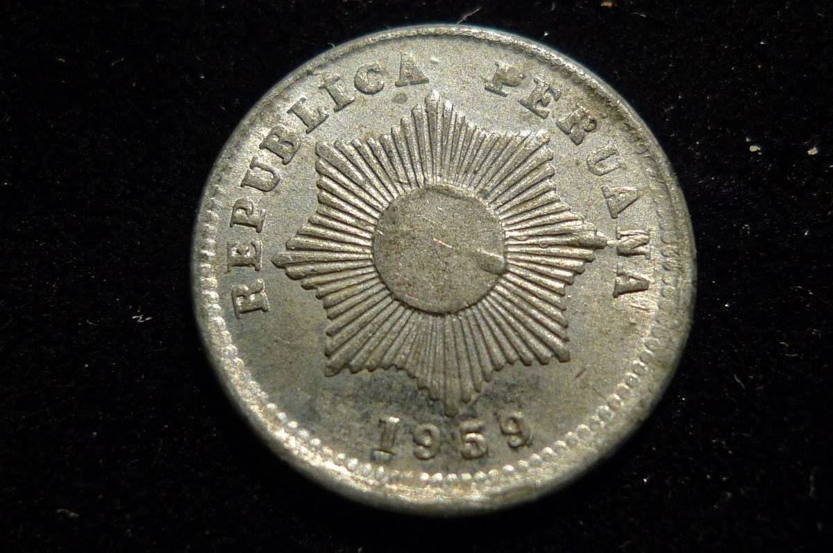 Post-A-Coin-Or-Medal-With-A-Die-Crack!