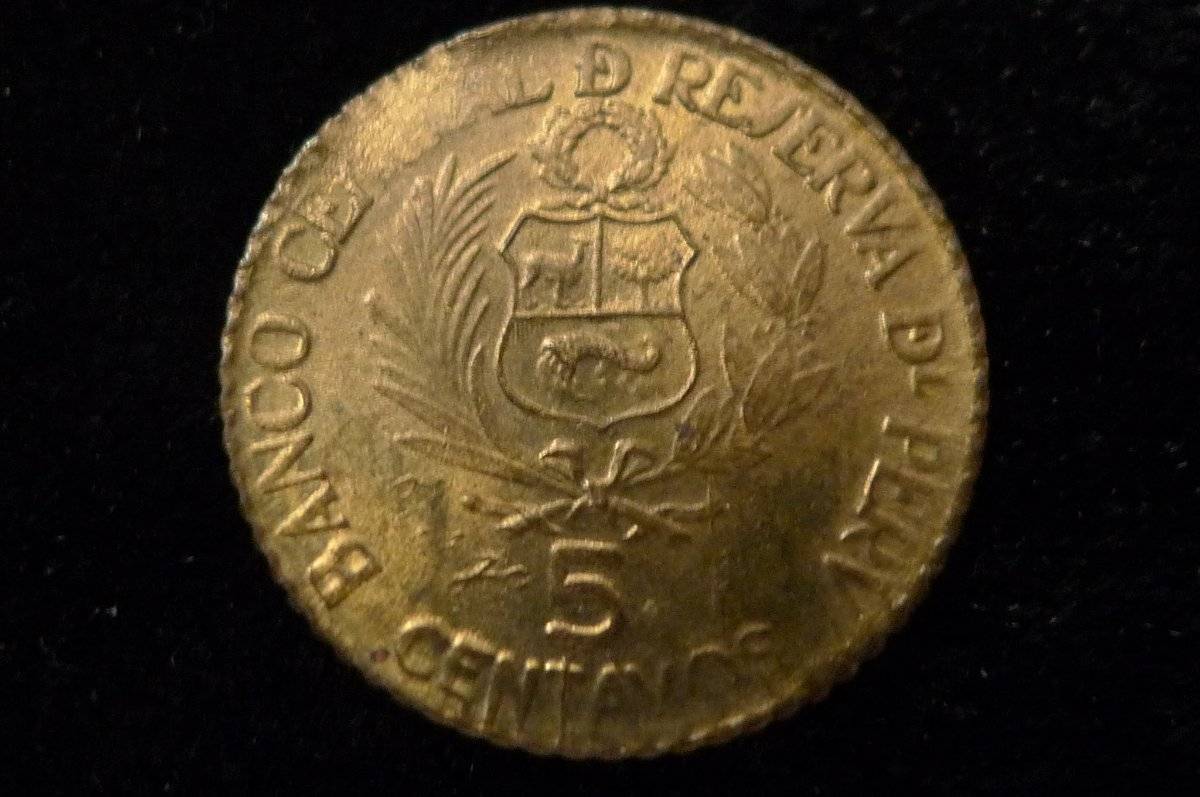 Post-A-Coin-Or-Medal-With-A-Die-Crack!