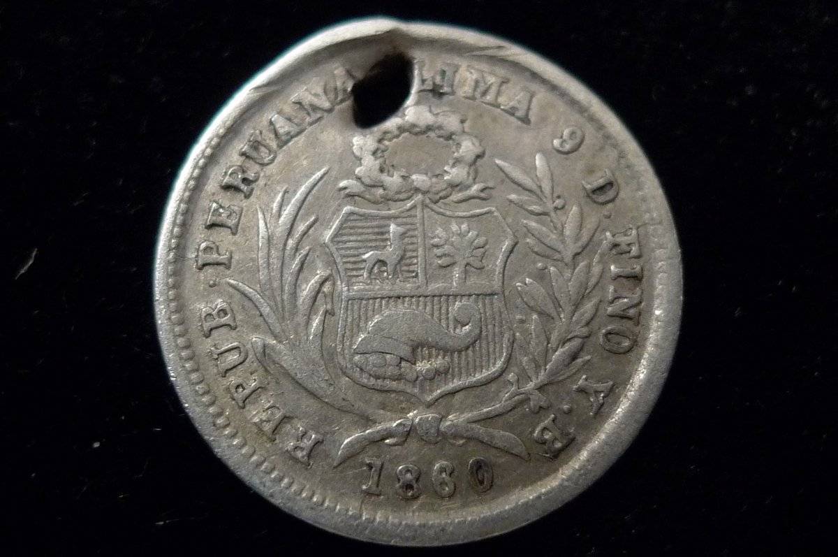 Post-A-Coin-Or-Medal-With-A-Die-Crack!