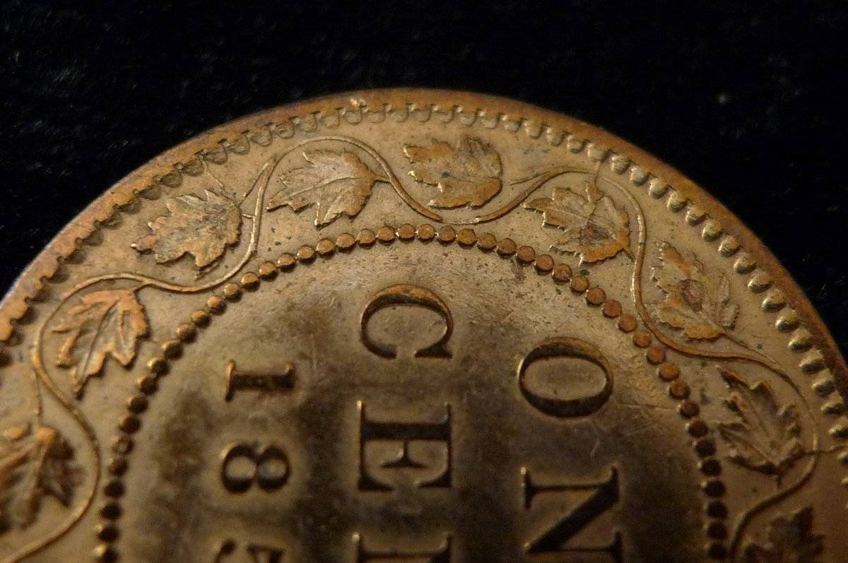 Post-A-Coin-Or-Medal-With-A-Die-Crack!