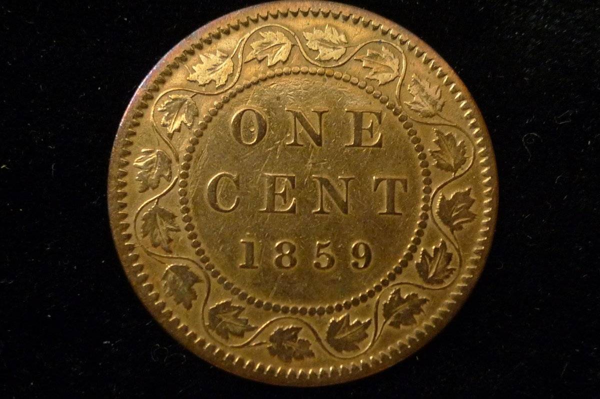 Post-A-Coin-Or-Medal-With-A-Die-Crack!