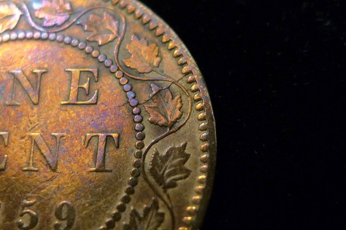 Post-A-Coin-Or-Medal-With-A-Die-Crack!