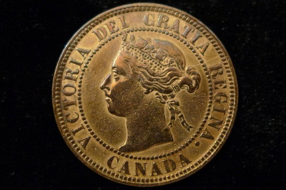 Post-A-Coin-Or-Medal-With-A-Die-Crack!