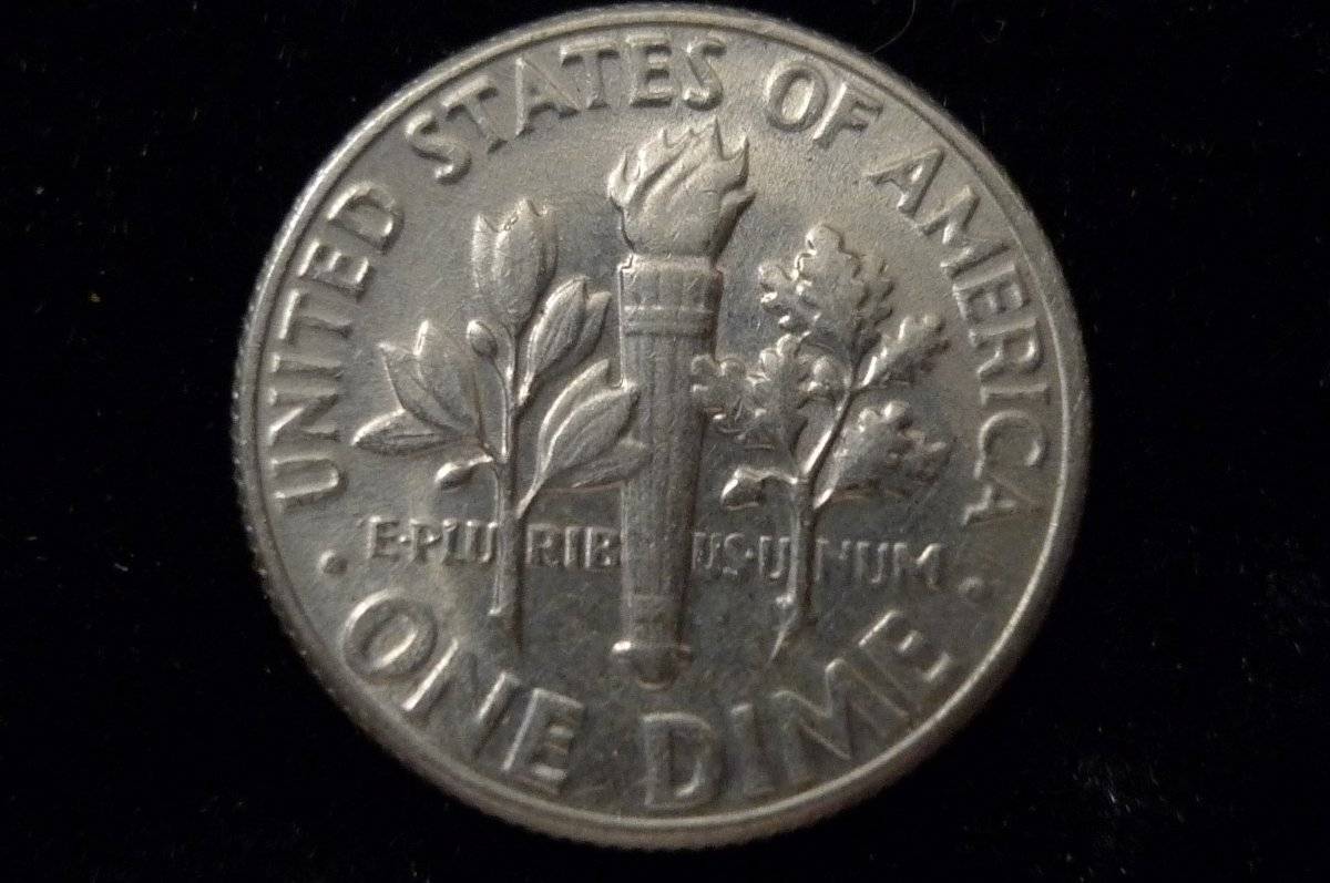 Post-A-Coin-Or-Medal-With-A-Die-Crack!