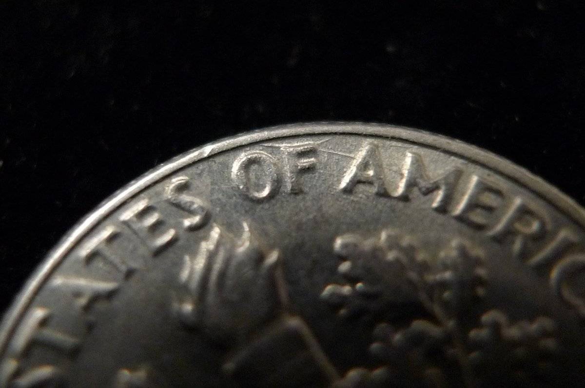 Post-A-Coin-Or-Medal-With-A-Die-Crack!