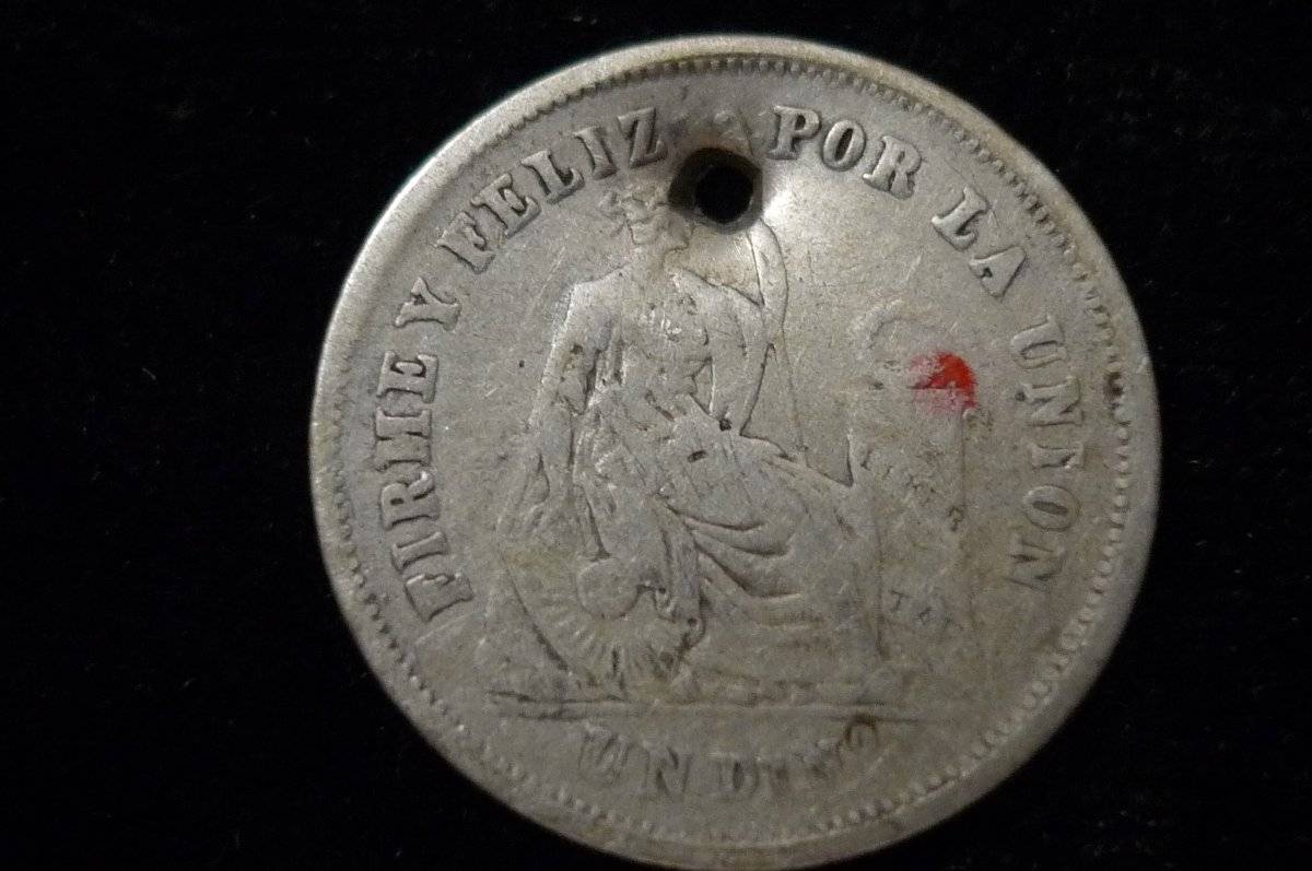 Post-A-Coin-Or-Medal-With-A-Die-Crack!