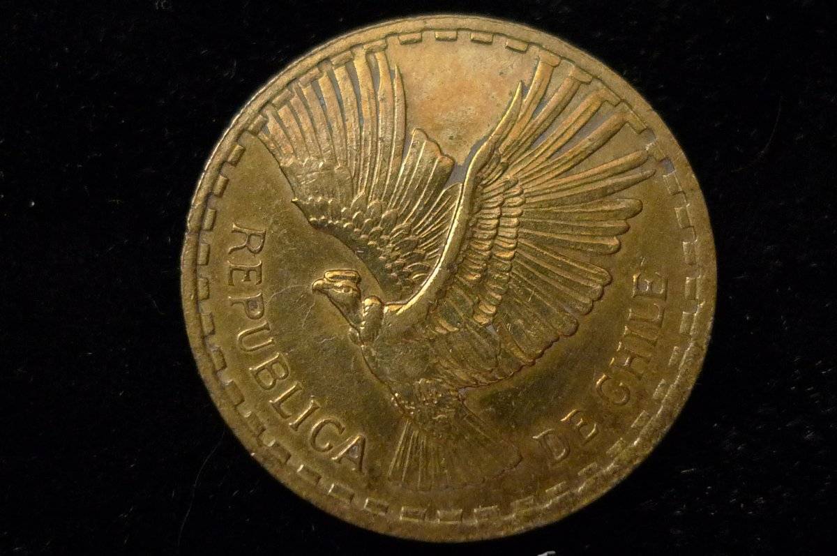 Post-A-Coin-Or-Medal-With-A-Die-Crack!