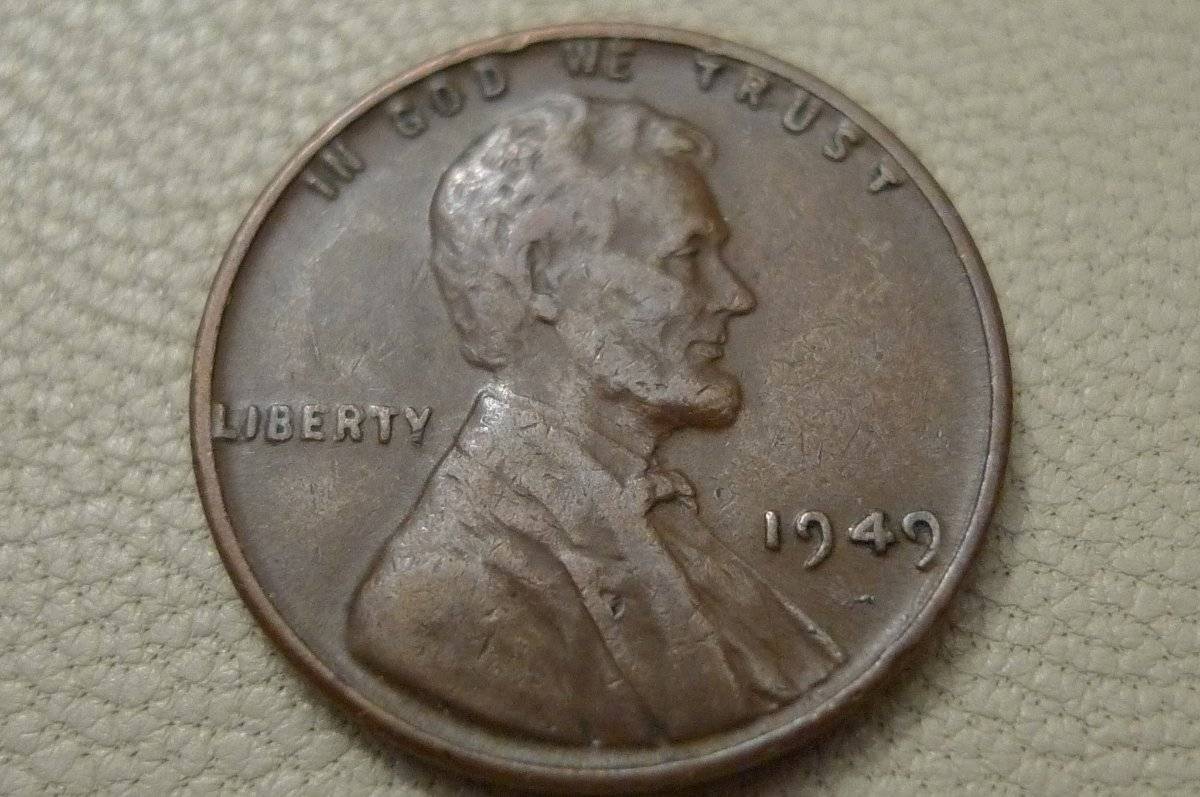Post-A-Coin-Or-Medal-With-A-Die-Crack!