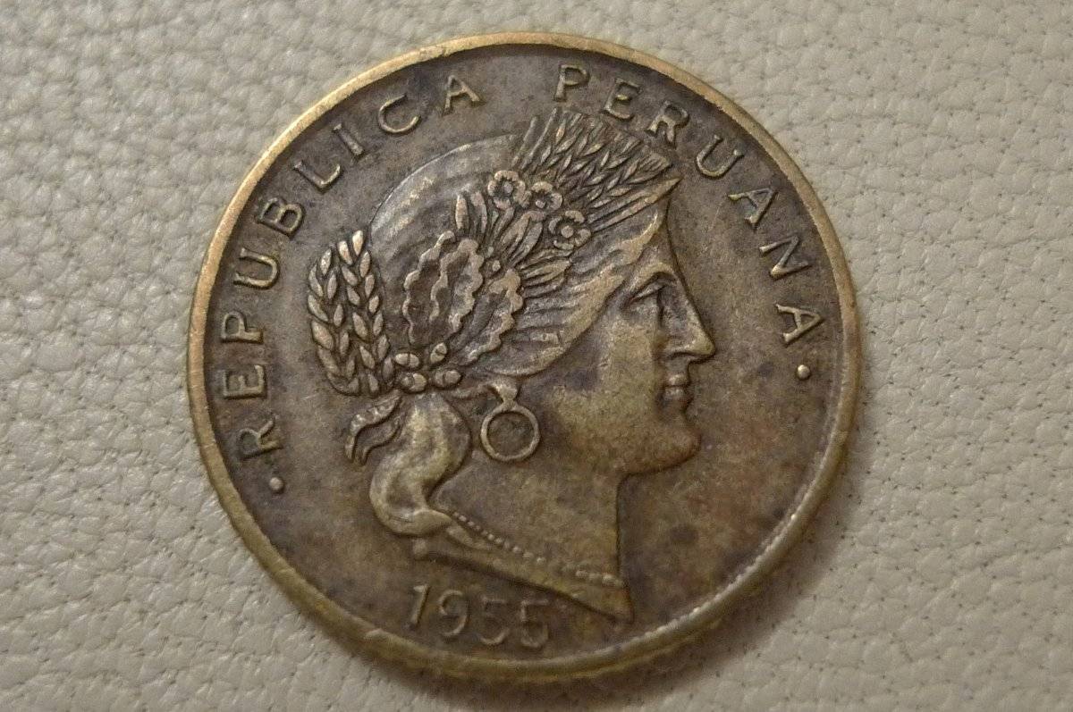 Post-A-Coin-Or-Medal-With-A-Die-Crack!