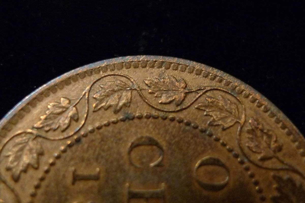 Post-A-Coin-Or-Medal-With-A-Die-Crack!