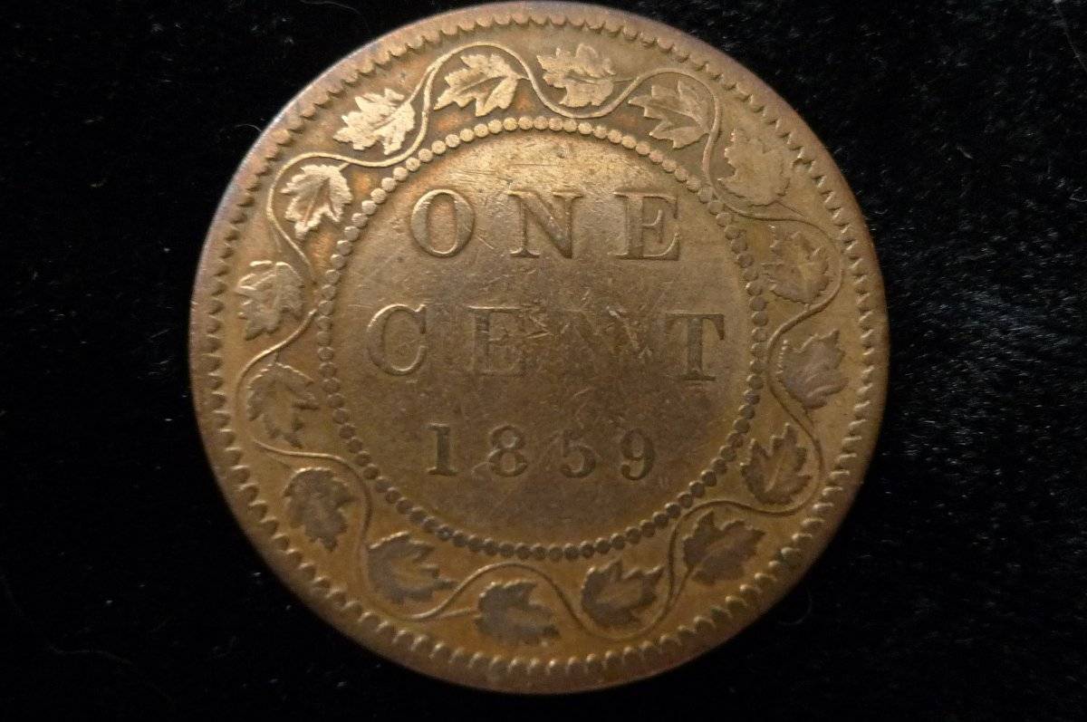 Post-A-Coin-Or-Medal-With-A-Die-Crack!
